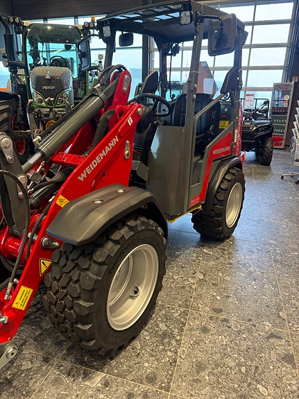 Weidemann 1260LP 2 of 3