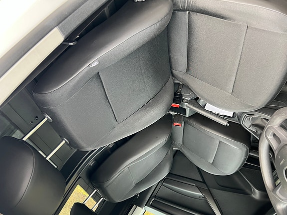 Volkswagen Caddy Maxi 13 of 20