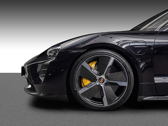 Porsche Taycan Sport Turismo 5 of 5