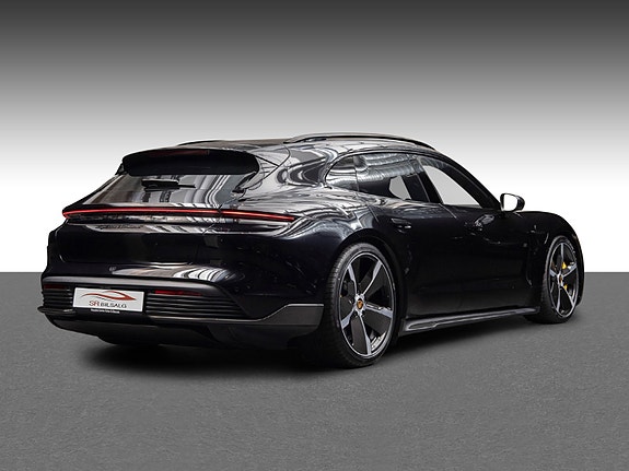 Porsche Taycan Sport Turismo 2 of 5
