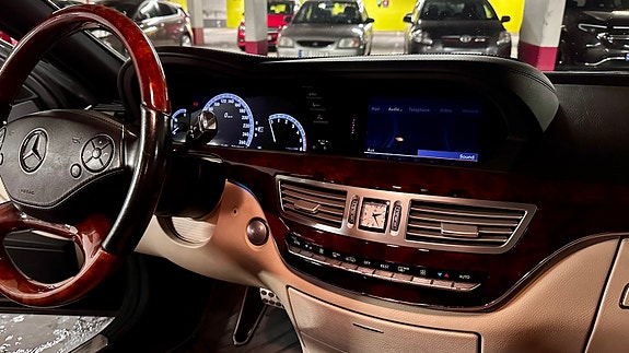 Mercedes-Benz S350 20 of 30