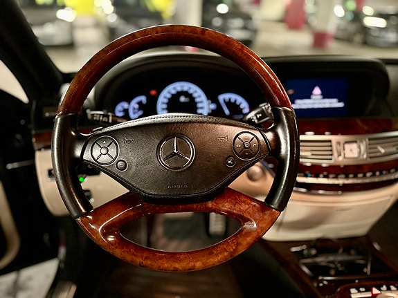 Mercedes-Benz S350 18 of 30
