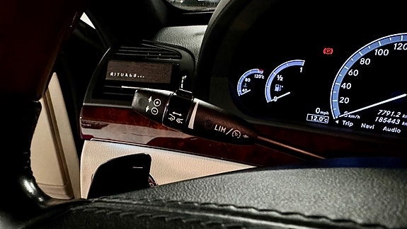 Mercedes-Benz S350 25 of 30