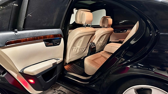 Mercedes-Benz S350 30 of 30