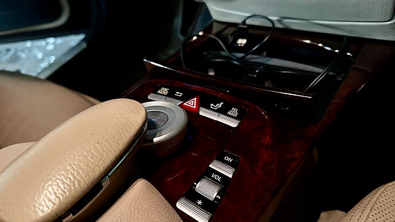 Mercedes-Benz S350 23 of 30