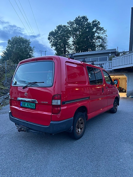 Toyota HiAce 6 of 16