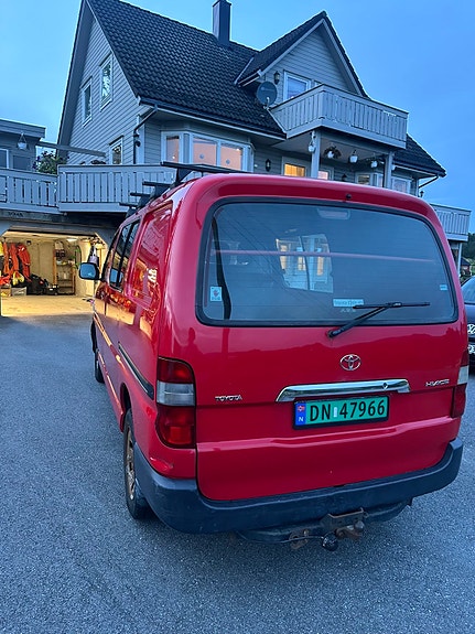 Toyota HiAce 5 of 16