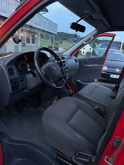 Toyota HiAce 10 of 16