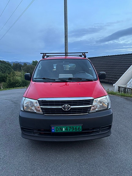 Toyota HiAce 16 of 16