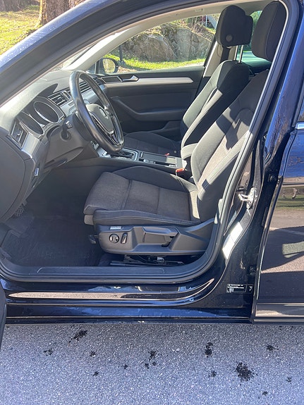 Volkswagen Passat 7 of 21