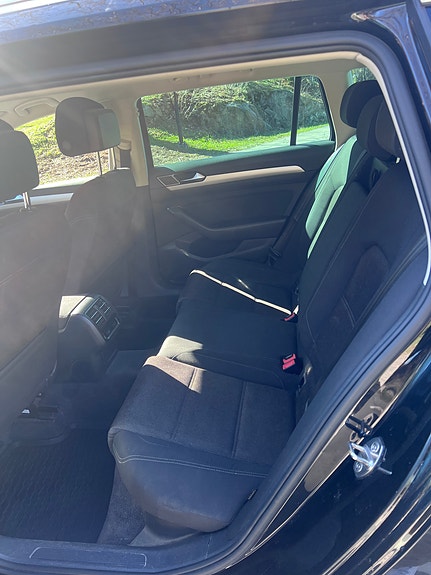 Volkswagen Passat 10 of 21