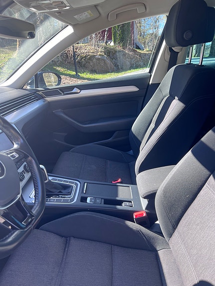 Volkswagen Passat 6 of 21