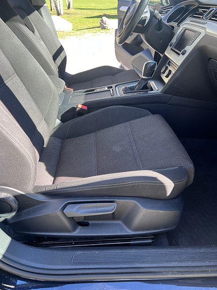 Volkswagen Passat 8 of 21