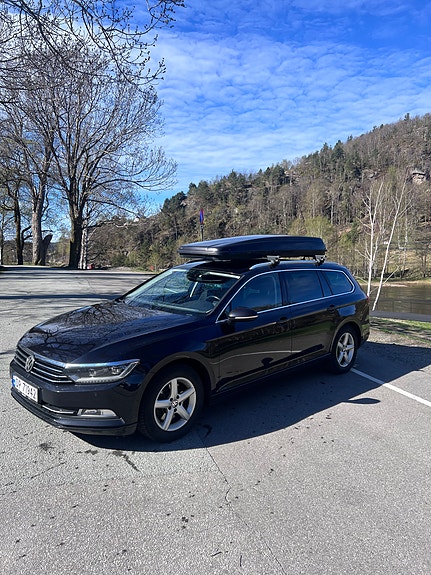 Volkswagen Passat 2 of 5