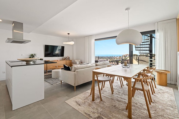 Eksklusiv toppleilighet med 100 m² terrasse | Sjøutsikt, to garasjeplasser og flotte fellesfasiliteter