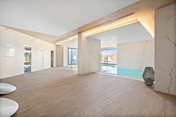 Eksklusiv toppleilighet med 100 m² terrasse | Sjøutsikt, to garasjeplasser og flotte fellesfasiliteter