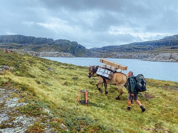 Det å drive turisthytte uten bilvei krever nøye planlegging. Foto: Ingeborg Buer Søndenå.