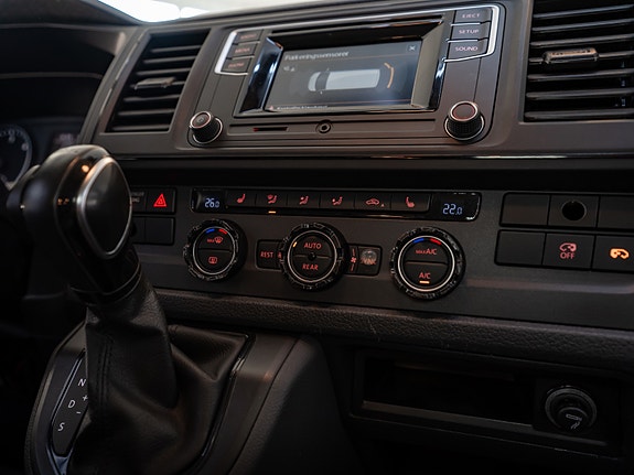 Volkswagen Kombi 27 of 30