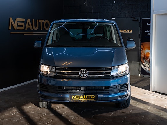 Volkswagen Kombi 2 of 5