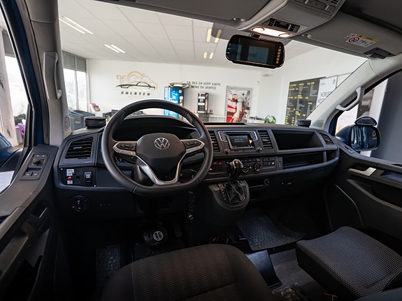 Volkswagen Kombi 10 of 30