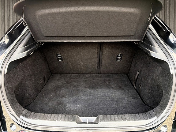 Mazda CX-30 9 of 13