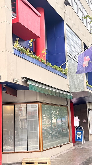 Moderne lokaler i Arbeidersamfunnets plass 1, inng. fra Torrgata.