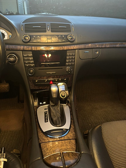 Mercedes-Benz E240 10 of 20