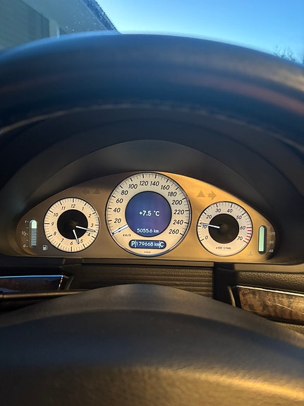 Mercedes-Benz E240 12 of 20