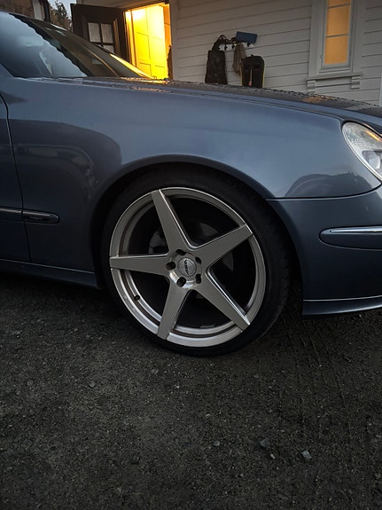 Mercedes-Benz E240 5 of 20