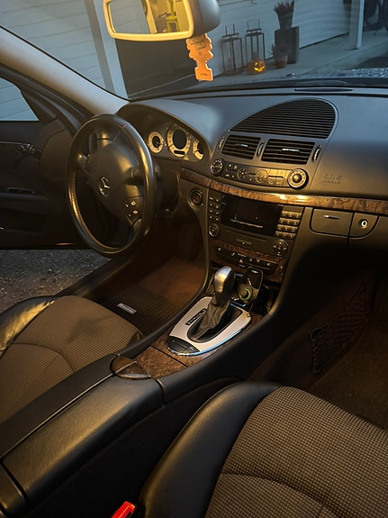 Mercedes-Benz E240 8 of 20