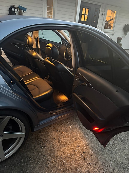 Mercedes-Benz E240 19 of 20