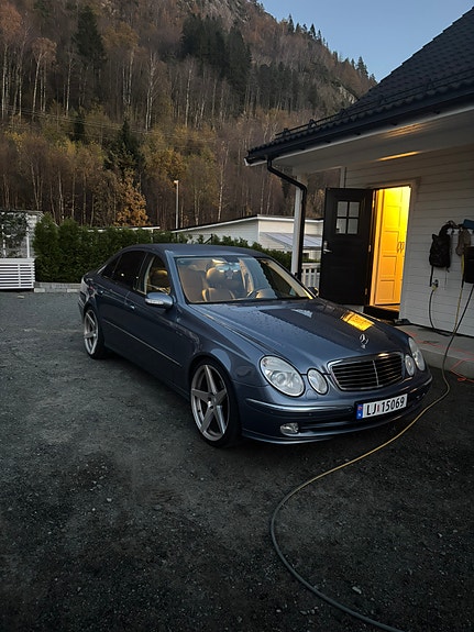 Mercedes-Benz E240 3 of 20