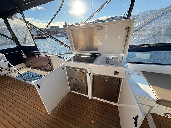 Fairline Squadron 65 CAT C18. Oppgradert Navi. Hydrauliske holdtrøstere. Skipsre 26 of 30