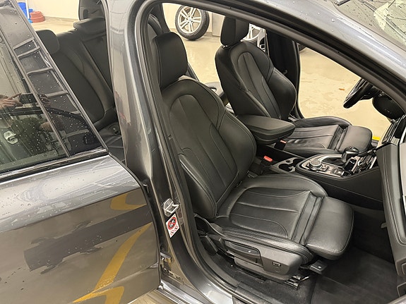 BMW 220d 15 of 17