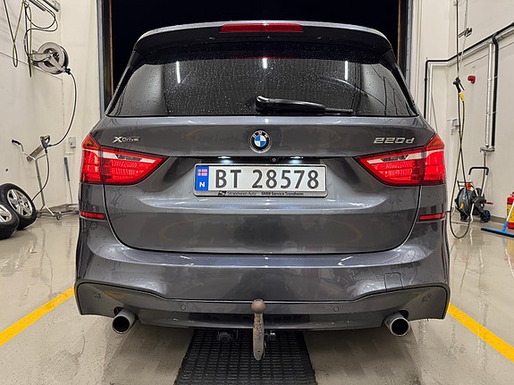 BMW 220d 5 of 17