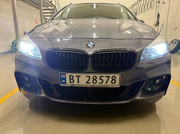 BMW 220d 8 of 17