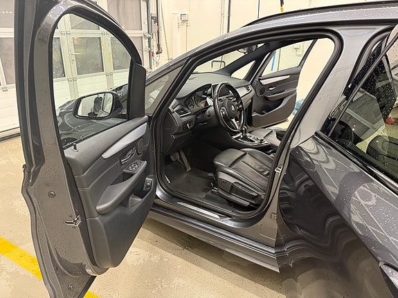 BMW 220d 13 of 17