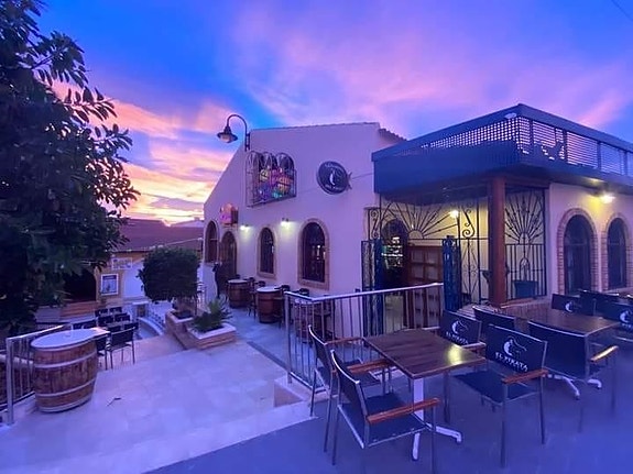 Moderne villa med privat basseng og takterrasse | 3 soverom og 3 bad | Kun 800 meter fra stranden