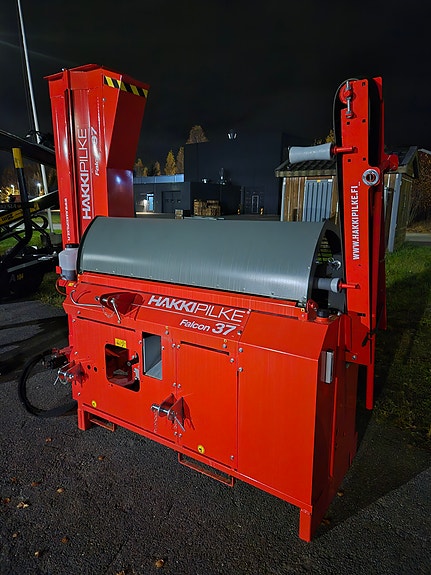 Hakki Pilke Falcon 37 , vedmaskin