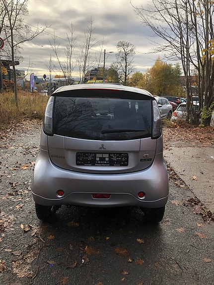 Mitsubishi i-Miev 3 of 12