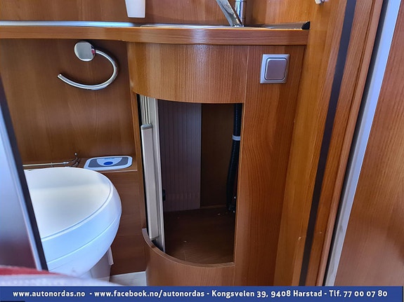  Skap under vask på bad