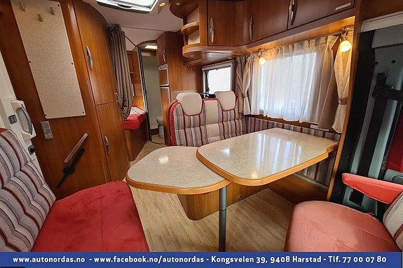  Bordet har ekstra klaff