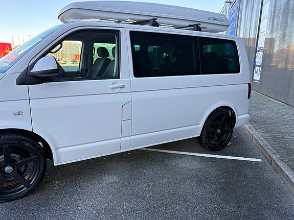 Volkswagen Multivan 8 of 22