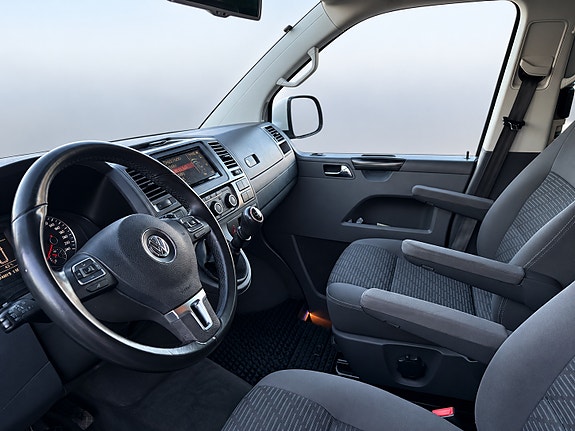 Volkswagen Multivan 22 of 22