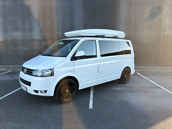 Volkswagen Multivan 9 of 22