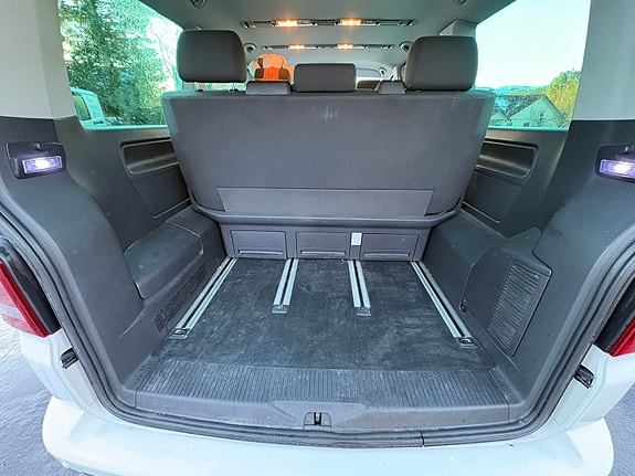 Volkswagen Multivan 19 of 22