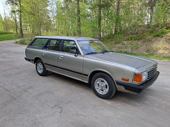 Mazda 929 1983 photo 3