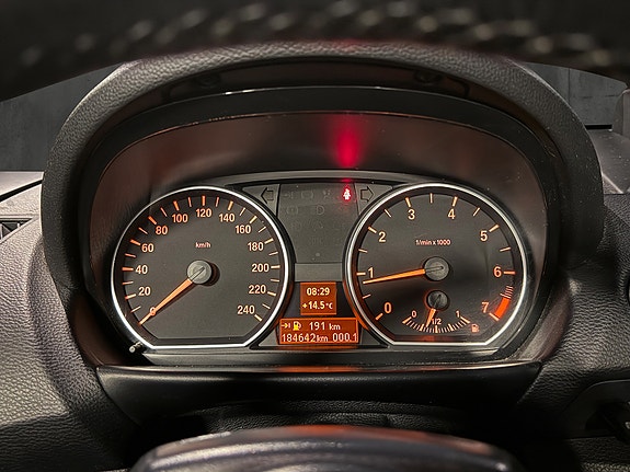 BMW 118i 23 of 28