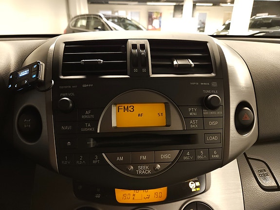 Toyota RAV4 26 of 30