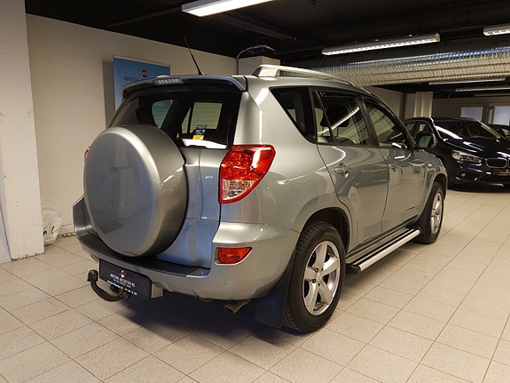 Toyota RAV4 9 of 30